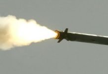 EUA lançam mísseis contra base militar na Síria