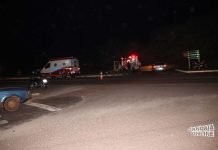 Carro e moto colidem na saída para Bom Sucesso