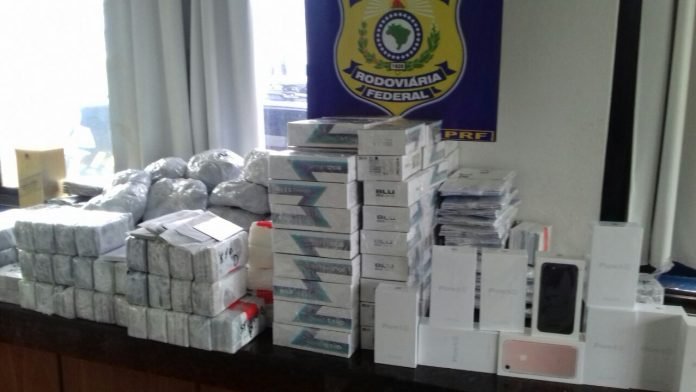 PRF-apreende-carga-de-celulares-avaliada-em-R-90-mil