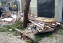 Queda de marquise fere trabalhadores em Mandaguari