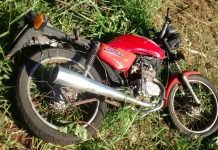 Motocicleta furtada é encontrada abandonada no Jardim Villar