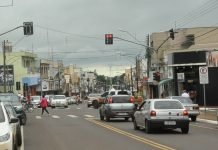 Comércio atende até as 17h neste sábado