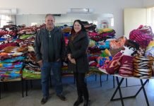 Prefeitura de Jandaia entrega roupas e cobertores da Campanha do Agasalho 2017