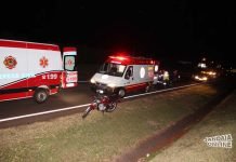 Casal de Mandaguari fica ferido após queda de moto