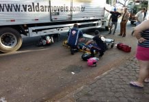 Acidente entre Biz e caminhão deixa duas pessoas feridas em Apucarana