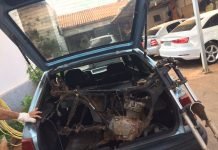 Motocicleta furtada é localizada depenada