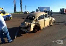 Carro e moto colidem na PR-444 em Mandaguari