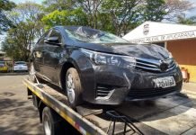 Carro clonado é encontrado batido em estrada rural de Apucarana