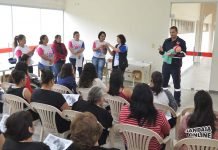 Palestra sobre primeiros socorros em caso de engasgo em crianças