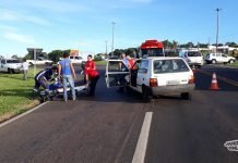 Colisão envolve dois veículos em trevo de Jandaia