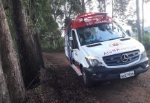 SAMU atende vítima de queda de bicicleta na Estrada Dourados