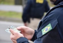 Motorista apresenta documento falso e é preso pela PRF em Mandaguari