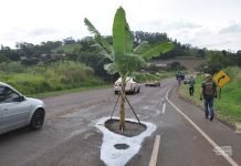Motociclistas protestam no trevo de São José