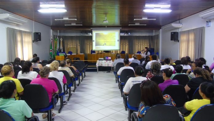 Reunião Dengue Lideranças Câmara 30-04 (12)