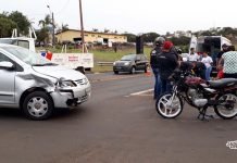 Jovens ficam feridos em acidente do trevo da Emater