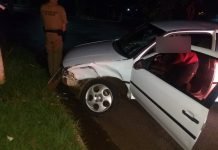 Mandaguari: Motorista embriagado colide veículo em poste