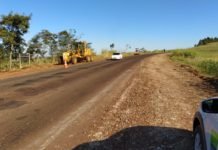 Prefeitura realiza melhorias nos acostamentos da rodovia BR 369 sentido a São José