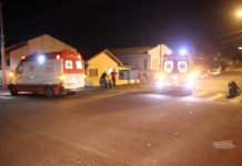 Motociclistas colidem em cruzamento do centro