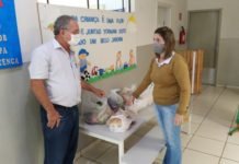 Prefeitura e Departamento de Educação já entregaram 400 cestas básicas para famílias de alunos