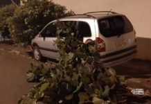 Homem quebra móveis agride pessoas e danifica veículo em Jandaia