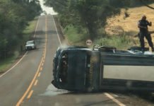 Carro forte tomba na saída de Kaloré para Marumbi
