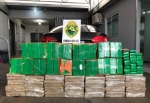 Polícia Militar apreende carro com porta malas cheio de drogas em Bom Sucesso