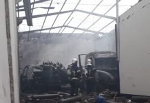 Explosões destroem dois barracões em área industrial de Maringá
