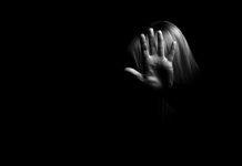 Mulher teria sido arrastada pelos cabelos e ameaçada de morte pelo marido em Jandaia