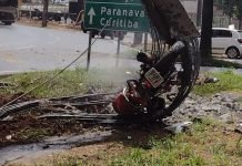 Motociclista morre ao atingir poste em Maringá