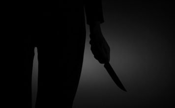 Jovem é socorrido em estado grave após ser esfaqueado em Novo Itacolomi