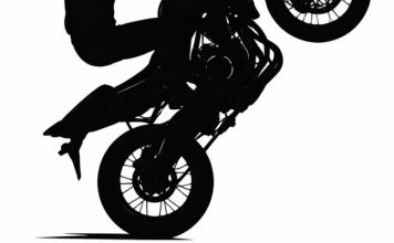PM flagra jovem sem CNH empinando motocicleta em Jandaia do Sul