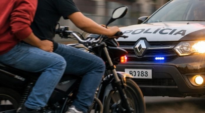 Duas motocicletas foram apreendidas na noite deste sábado em Jandaia do Sul