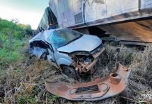 Carro é atingido por trem próximo ao Rústicos Bar em Jandaia do Sul