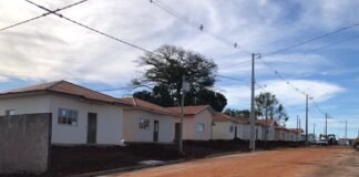 Prefeitura acompanha avanço das obras das 75 casas do Programa Vida Nova