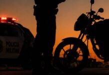 Menor de 16 anos é surpreendido pilotando moto irregular no centro de Jandaia do Sul