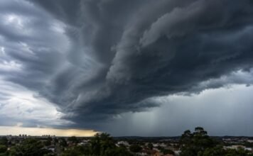 Defesa Civil Nacional alerta população para chegada do ciclone bomba