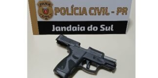 Jandaia: Polícia Civil prende homem por porte ilegal de arma de fogo de uso restrito e comunica descumprimento de prisão domiciliar à Justiça