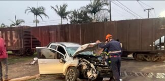 Acidente entre trem e utilitário deixa uma pessoa ferida em Jandaia do Sul