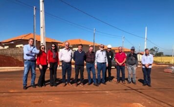 Prefeitura e Cohapar acompanham andamento das obras das 75 casas do Programa Casa Fácil PR em Jandaia do Sul