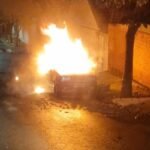 Veículo é destruído por incêndio durante a madrugada em Mandaguari