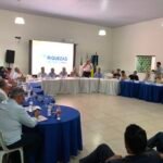 Prefeito Ditão Pupio e vice-prefeito Inei Heckert participam de reunião da AMUVI em Rio Bom