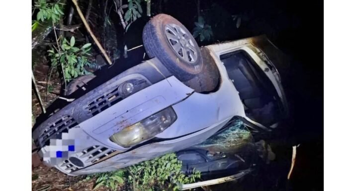Mulher morre após carro capotar em São Pedro do Ivaí