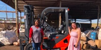 Prefeitura de Jandaia do Sul recebe empilhadeira para Associação de Agentes Ambientais Catadores de Materiais Recicláveis