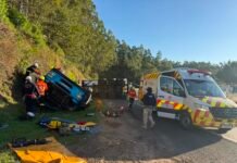 Caminhão tomba e atinge pedestres em Mauá da Serra