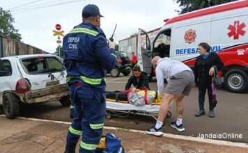 Carro é atingido por trem em passagem de nível em Jandaia do Sul