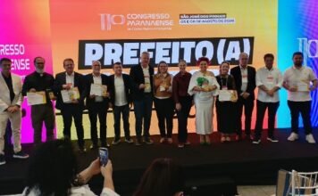 Ditão Pupio recebe o Prêmio Prefeito Inovador 2026 em congresso estadual de Cidades Digitais