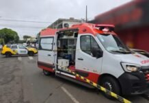 Açougueiro morre prensado por caminhonete após veículo subir na calçada em Sarandi