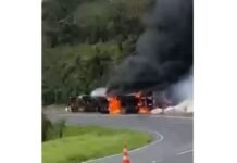 Caminhão tomba e pega fogo, causando bloqueio total da BR-376 em Ortigueira