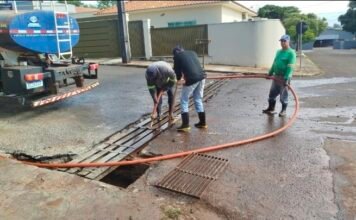 Prefeitura realiza limpeza e desobstrução de galerias em Jandaia do Sul e pede colaboração da população